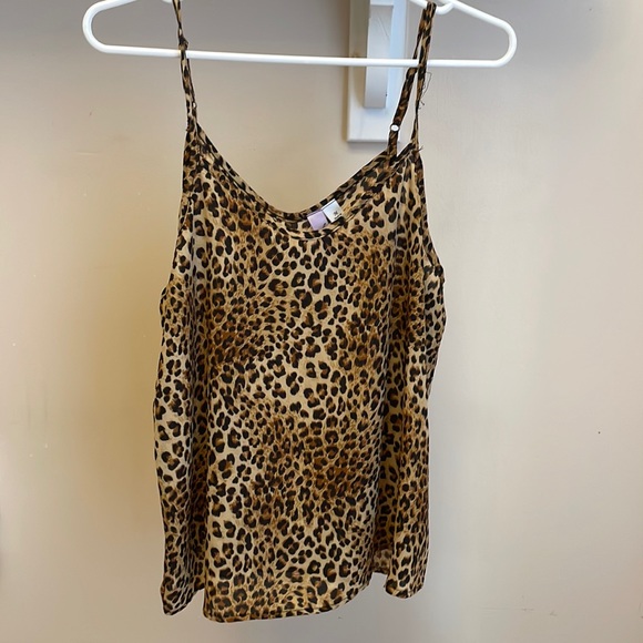 🎉B2GO free🎉 Cheata Print Tank Top - Picture 1 of 4